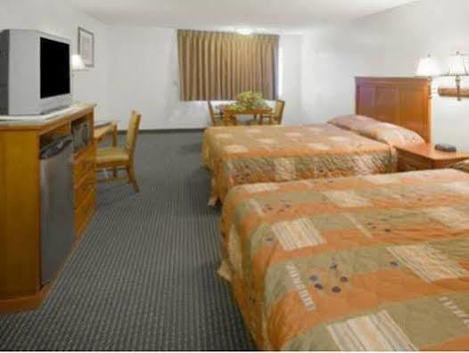Americas Best Value Inn & Suites-East Бейкерсфилд Экстерьер фото